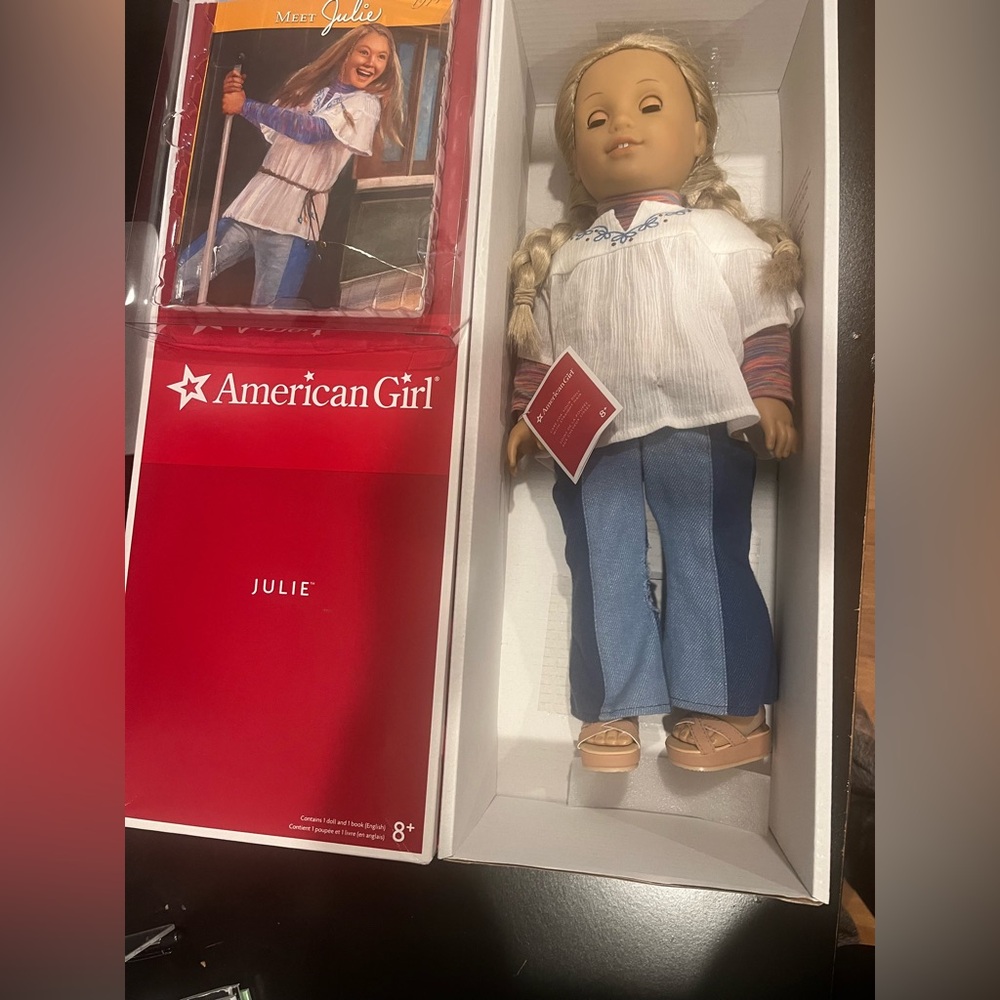 American Girl Doll JULIE Excellent condition in box Collectable - Picture 2 of 2